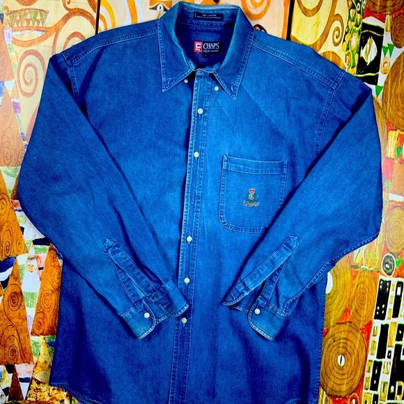 F- Vintage Chaps Ralph Lauren Emb Crest Denim Button Down Shirt